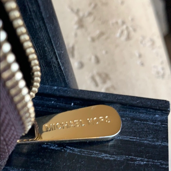 NWT Sleek Michael Kors Jet Set XL Zipper Wallet - Picture 7 of 7